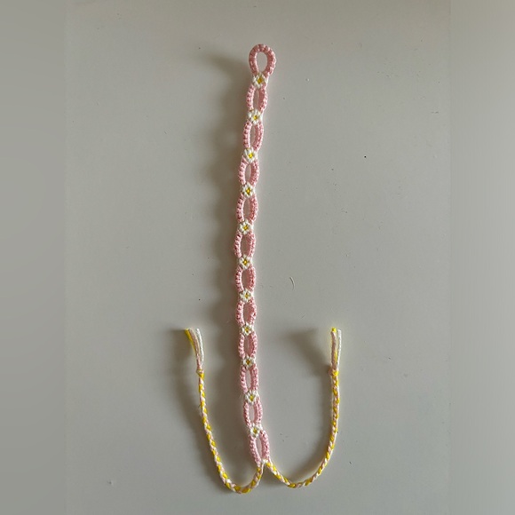 Daisy Chain Friendship Bracelet - Picture 2 of 2